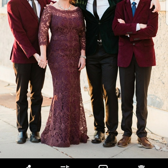 tadashi shoji burgundy dress